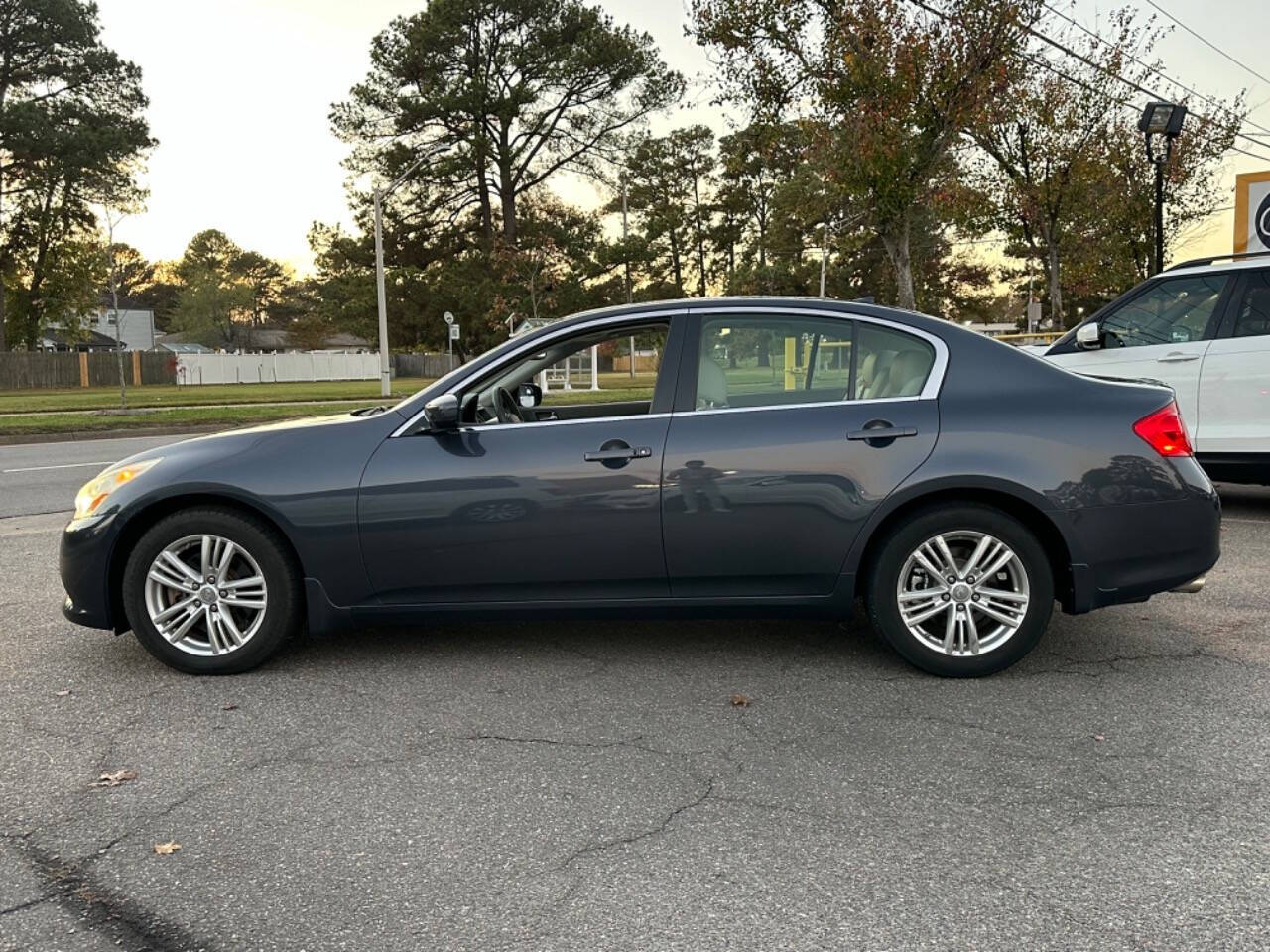 2013 INFINITI G37 Sedan for sale at CarMood in Virginia Beach, VA