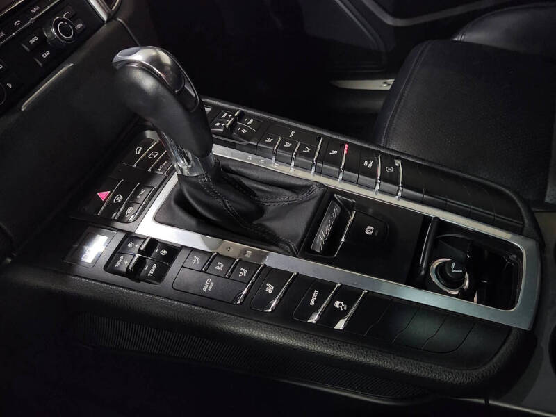 2015 Porsche Macan S