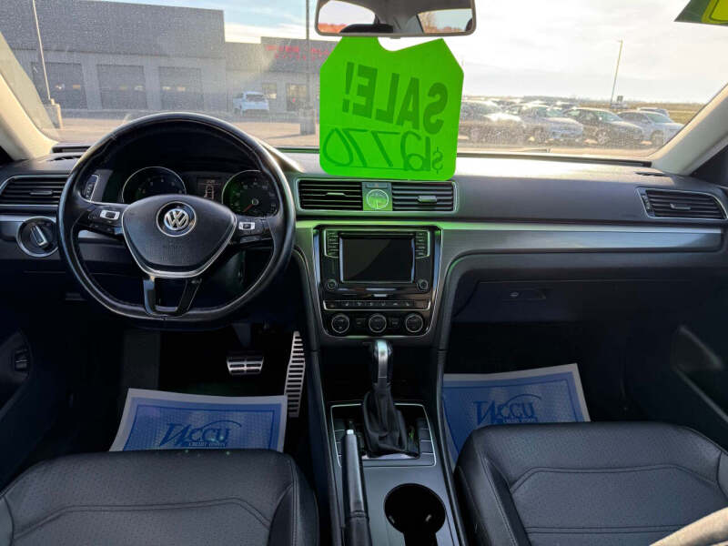 2017 Volkswagen Passat 1.8T R-Line