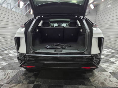 2024 Cadillac LYRIQ Tech