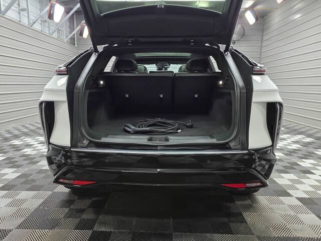 2024 Cadillac LYRIQ Tech