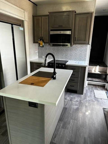 2024 Starcraft RV GSL Fifth Wheel