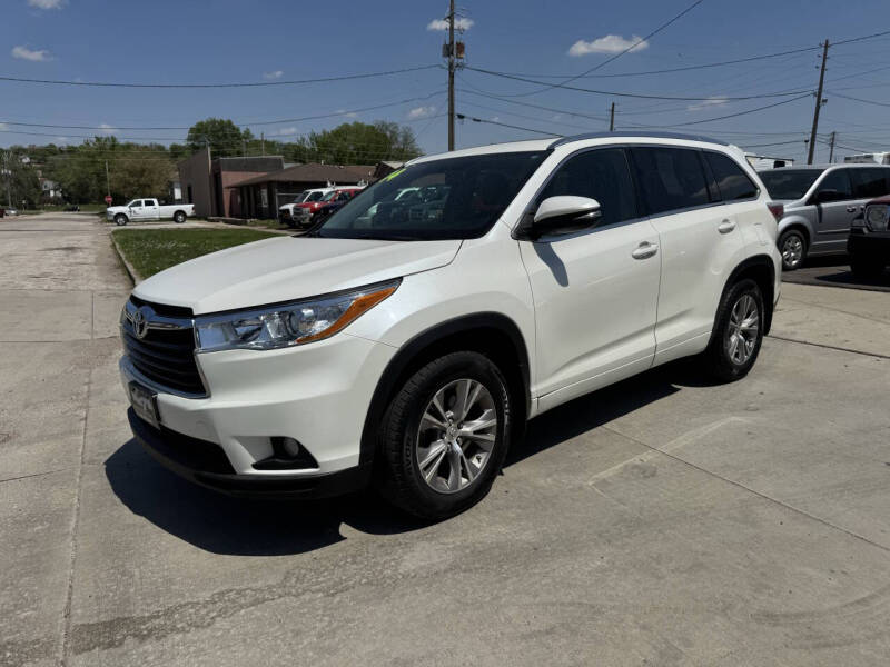Image 3 of 2014 Toyota Highlander XLE