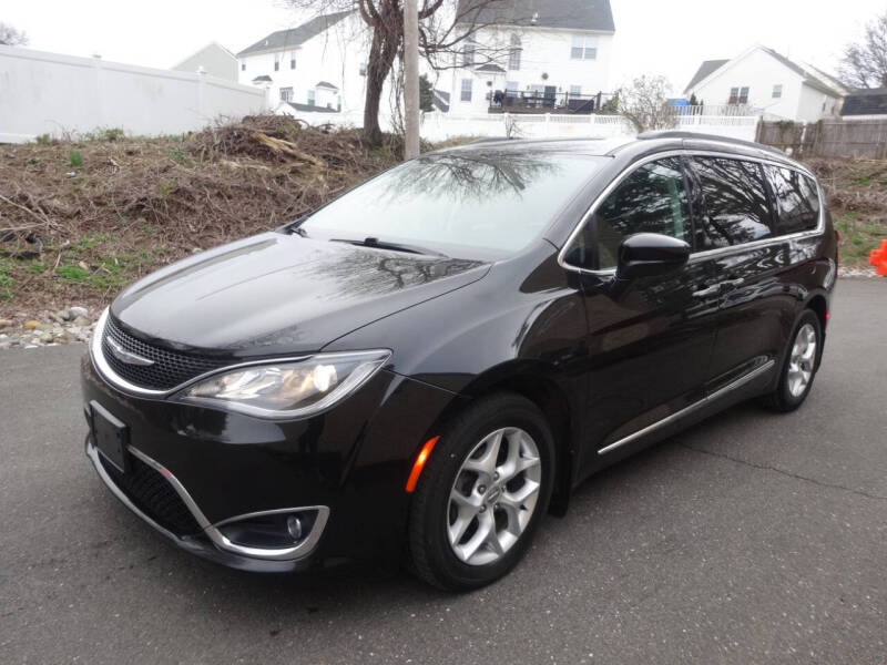 2017 Chrysler Pacifica Touring-L