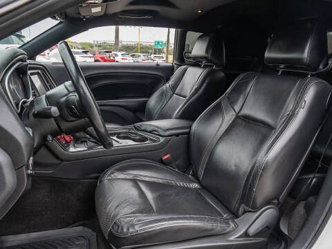 2015 Dodge Challenger SXT Plus