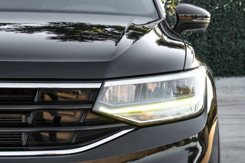 2022 Volkswagen Tiguan SE R-Line Black