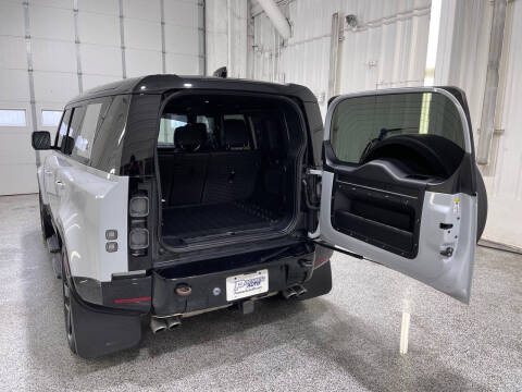 2022 Land Rover Defender 110 V8