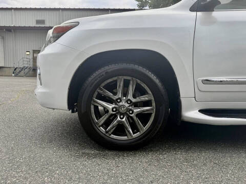 2014 Lexus LX 570