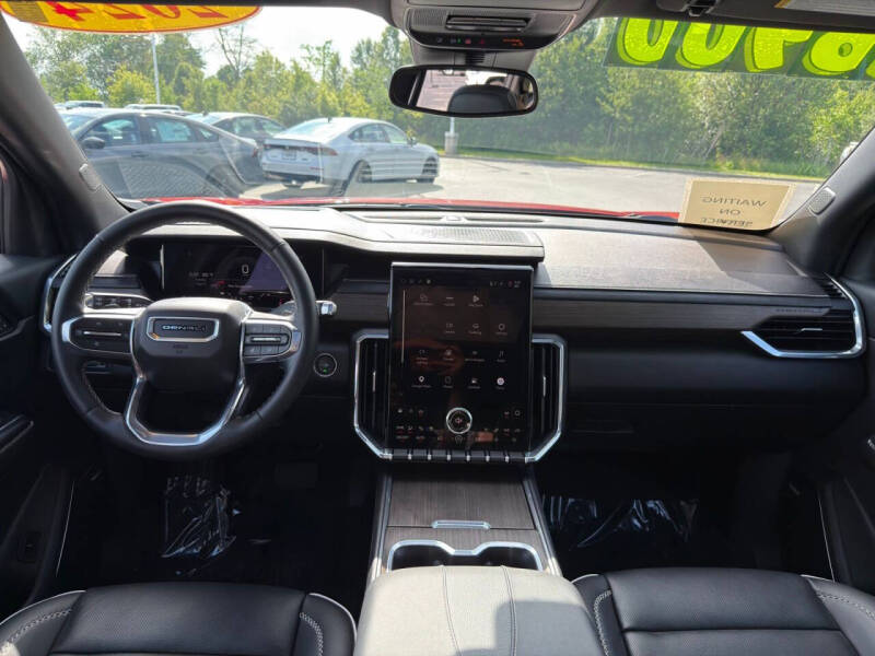 2024 GMC Acadia Denali