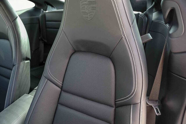 2025 Porsche 911 Carrera