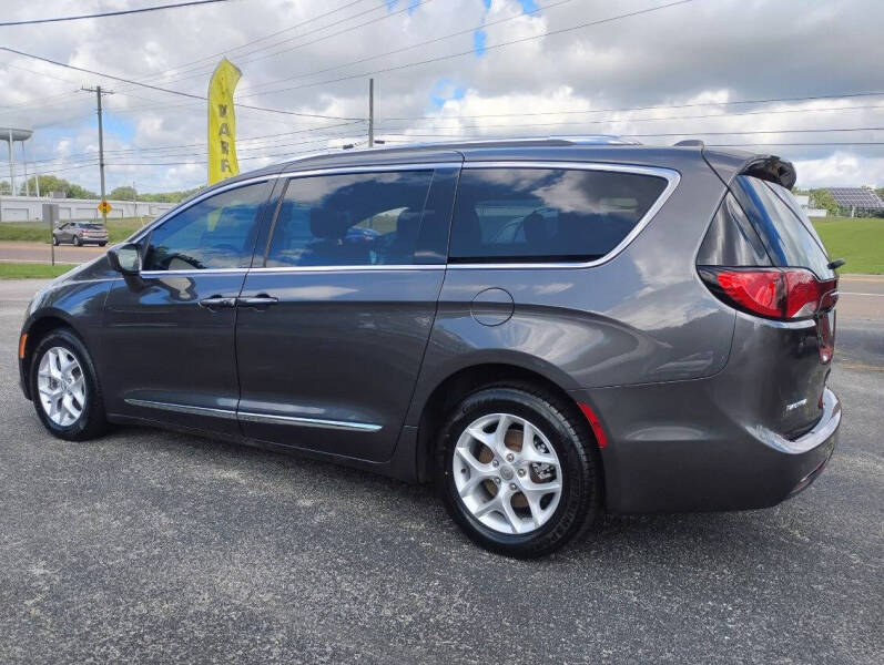 2017 Chrysler Pacifica Touring-L Plus