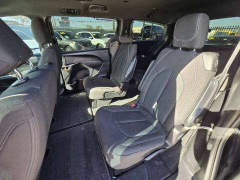 2020 Chrysler Pacifica Touring