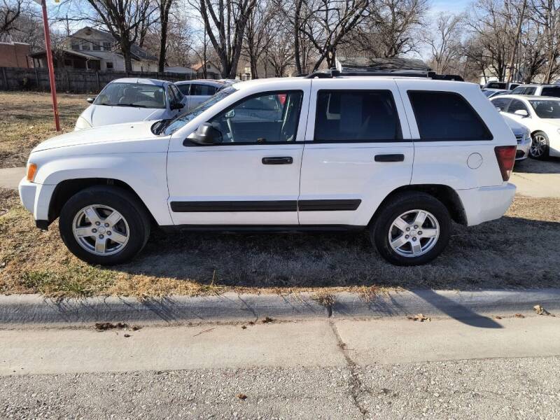 2005 Jeep Grand Cherokee for sale at D and D Auto Sales in Topeka KS