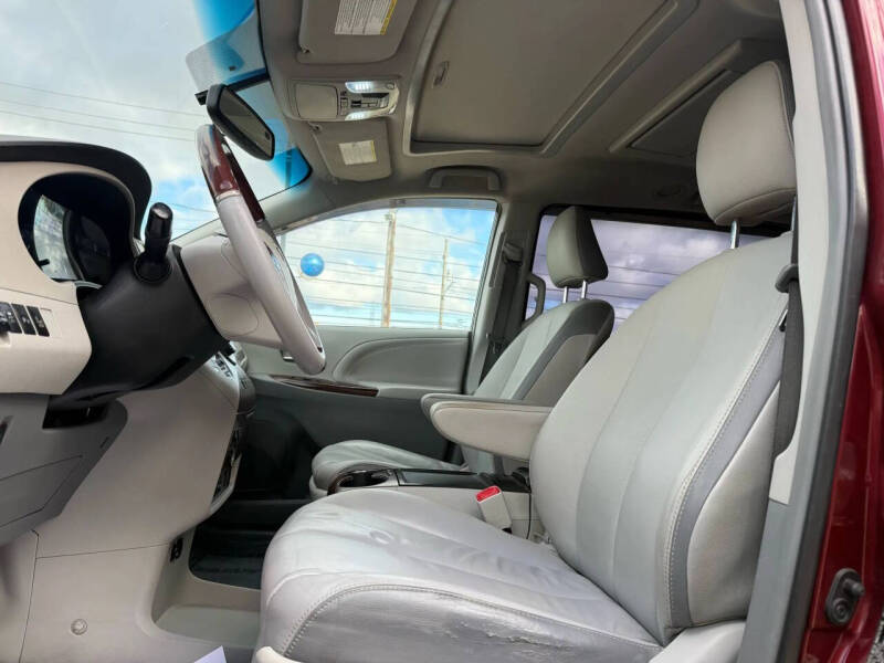 2013 Toyota Sienna Limited 7-Passenger