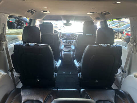 2018 Chrysler Pacifica Touring L Plus
