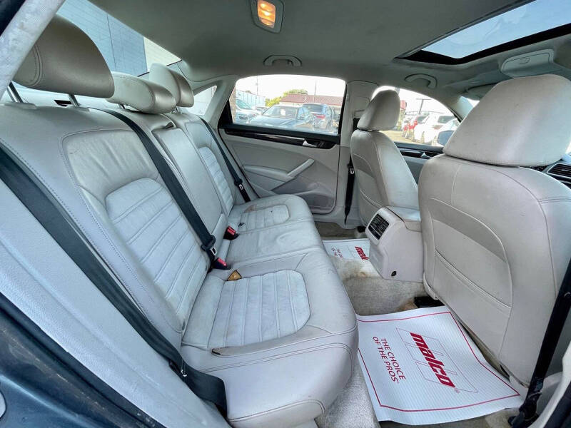 2015 Volkswagen Passat 1.8T SEL Premium