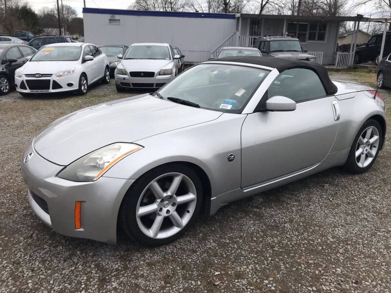 2004 Nissan 350Z for sale at Global Imports of Dalton LLC in Dalton GA