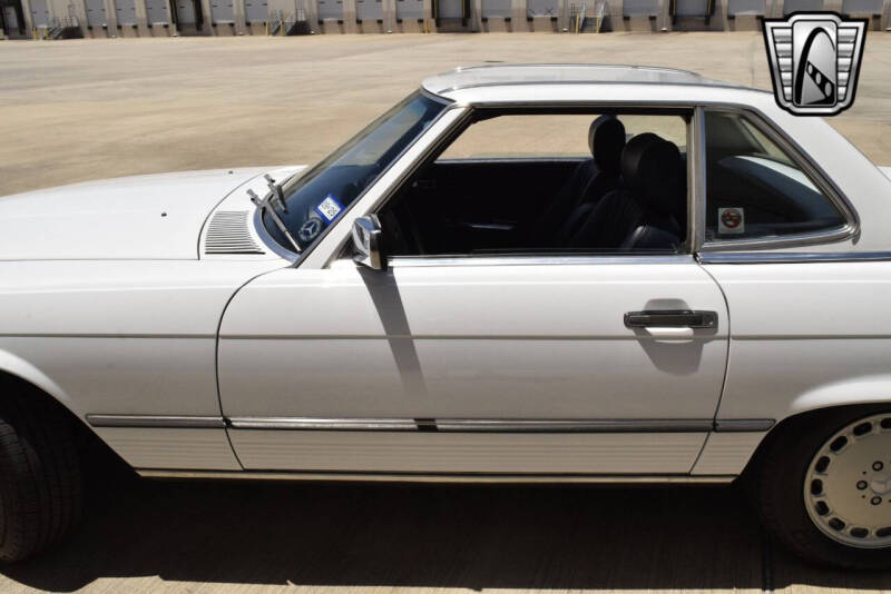 1987 Mercedes-Benz 560-Class 560 SL