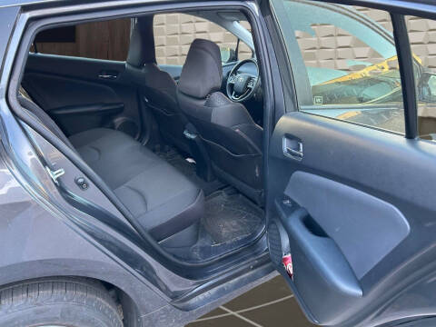 2019 Toyota Prius LE