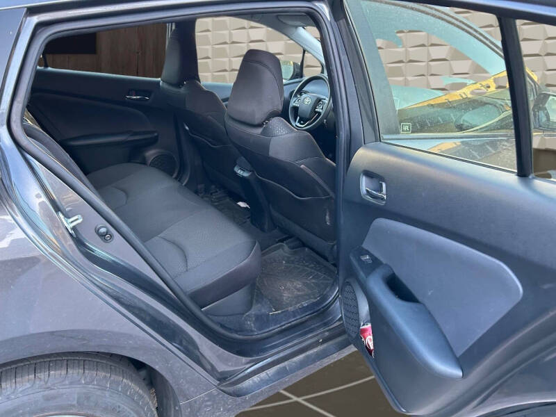 2019 Toyota Prius LE