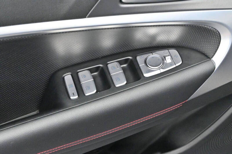 2025 Genesis G70