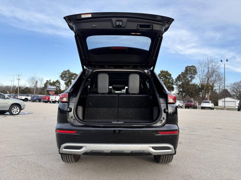 2023 Mitsubishi Outlander SE