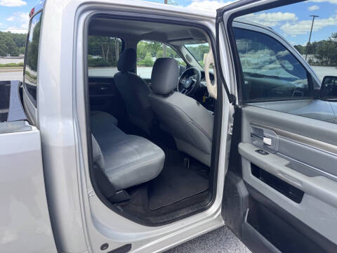 2017 RAM 1500 SLT