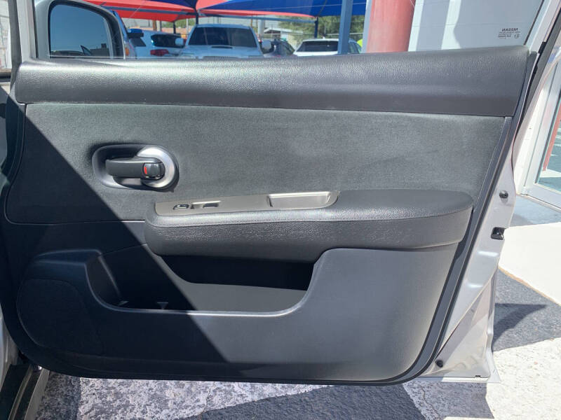 2012 Nissan Versa 1.8 S
