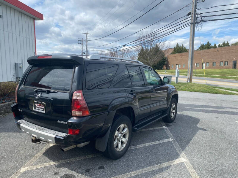 2005 Toyota 4Runner null photo 5