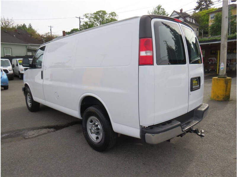 2017 Chevrolet Express 2500