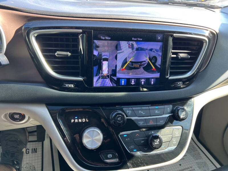 2017 Chrysler Pacifica Touring-L Plus