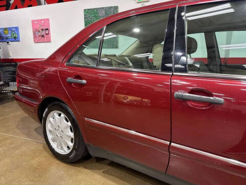 1999 Mercedes-Benz E-Class E 320