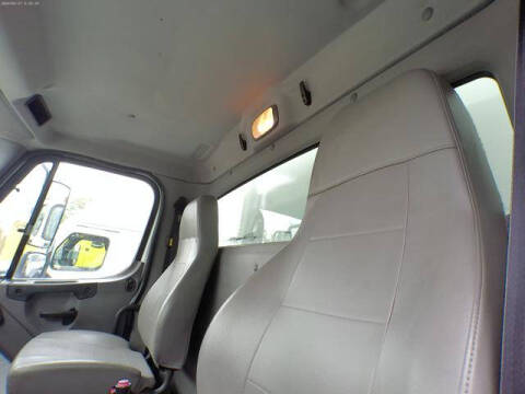 2015 Freightliner 108 SD