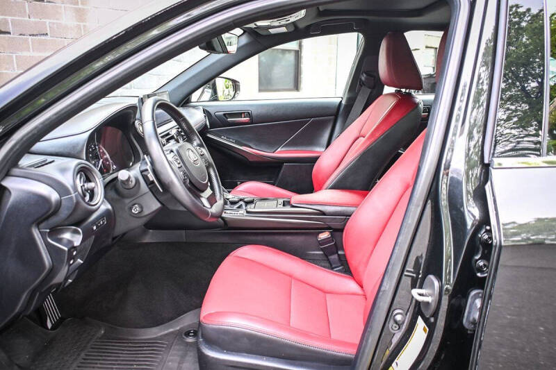 2023 Lexus IS 300