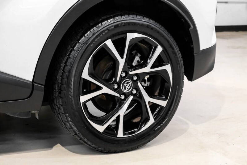 2019 Toyota C-HR XLE