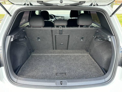 2021 Volkswagen Golf GTI SE