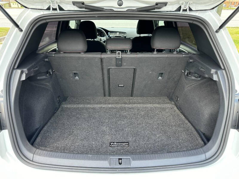 2021 Volkswagen Golf GTI SE