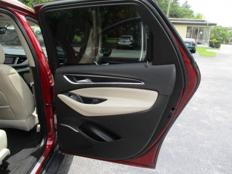 2020 Buick Enclave Essence