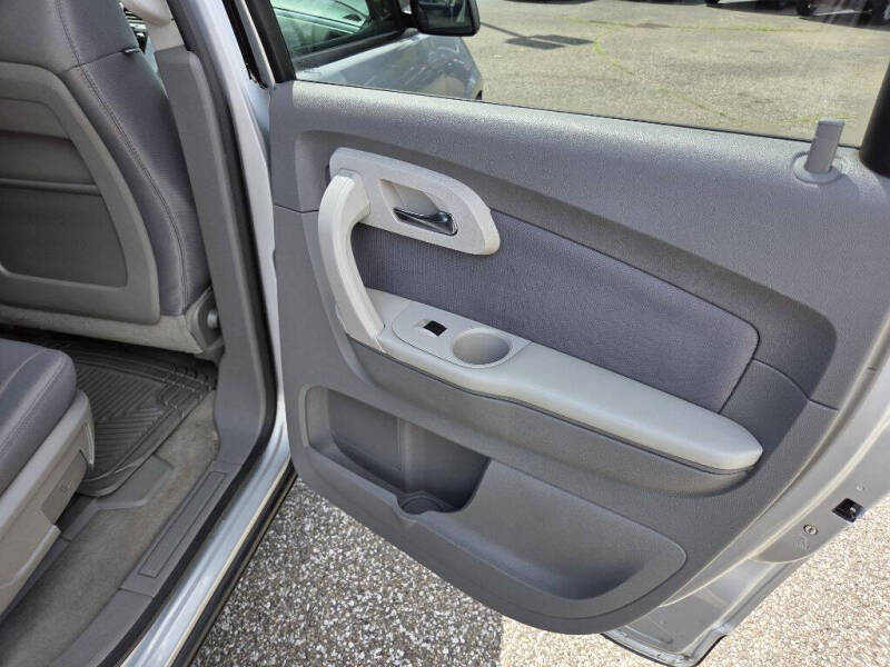 2012 Chevrolet Traverse LS - Photo 14