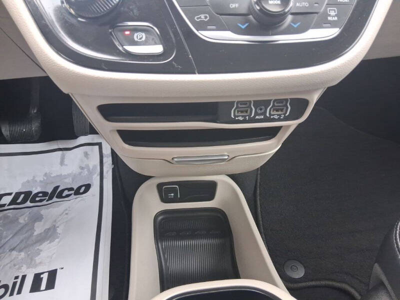 2024 Chrysler Pacifica Touring L