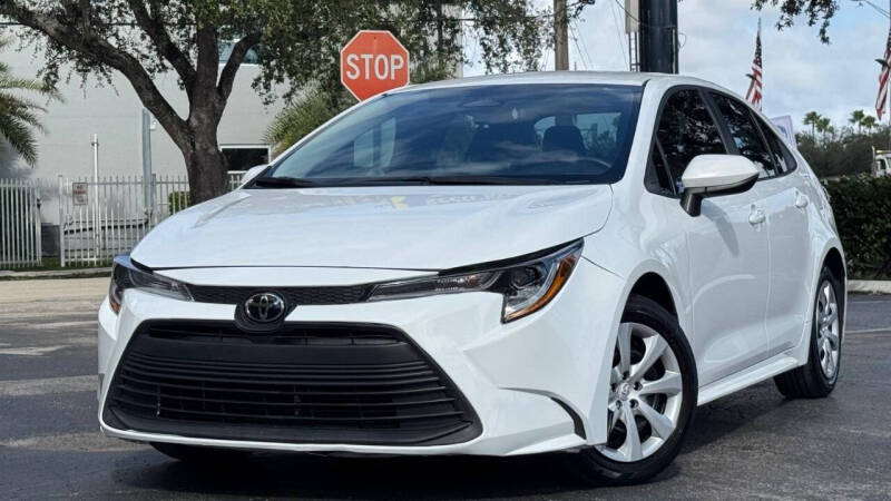 2024 Toyota Corolla LE's photo