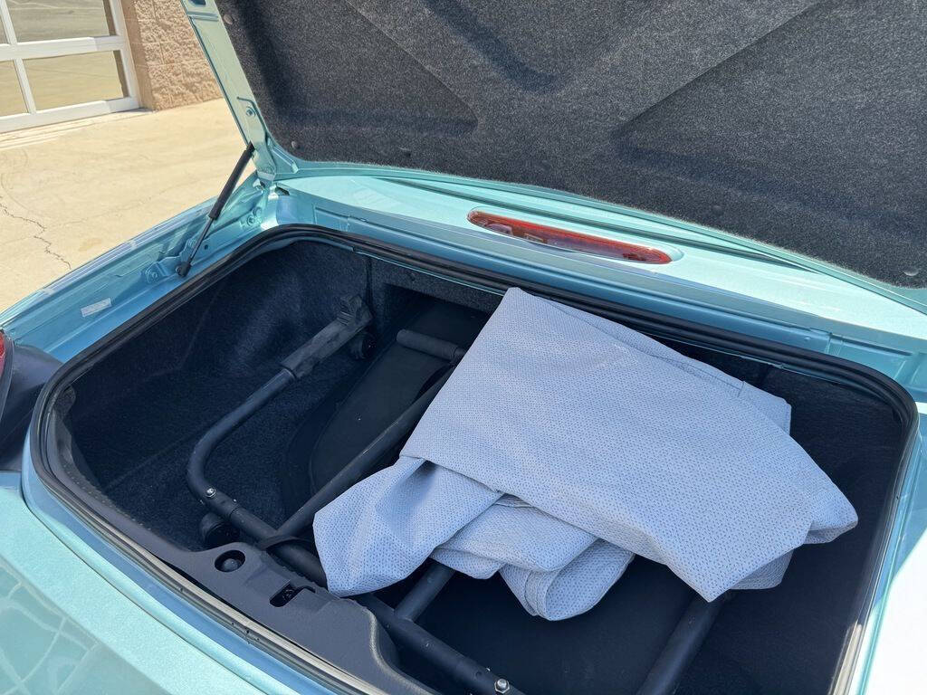 2002 Ford Thunderbird 18