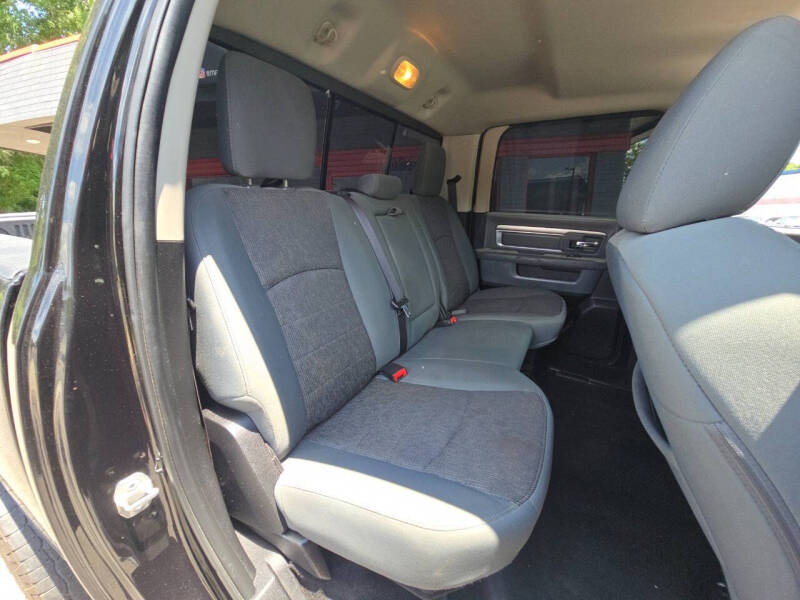 2016 RAM 1500 SLT