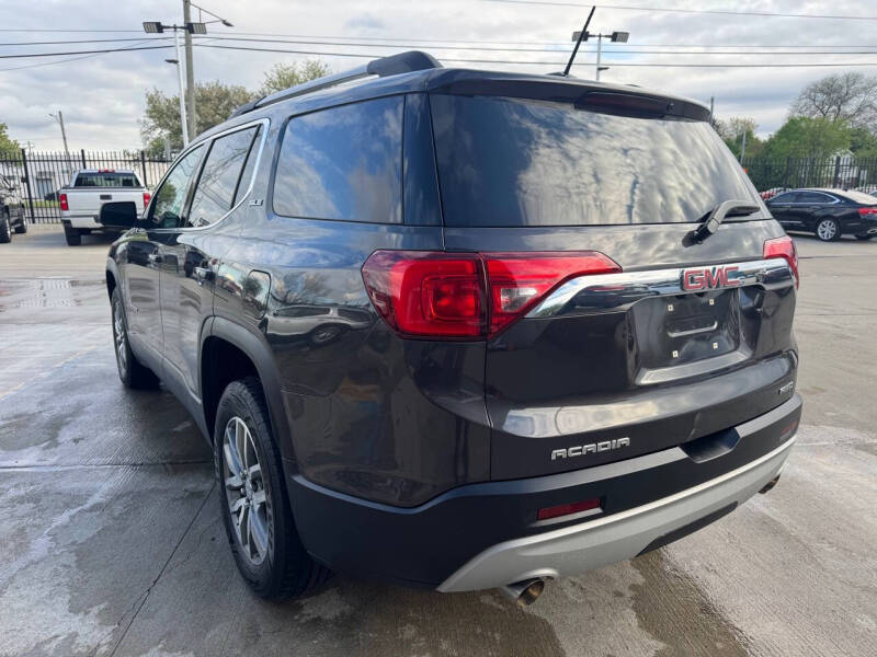 2017 GMC Acadia SLE-2