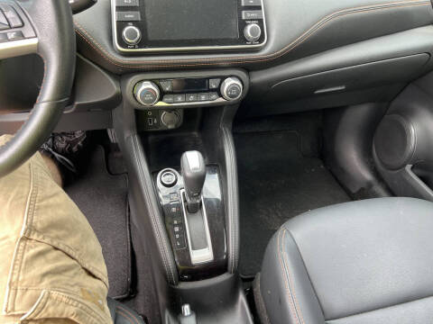 2019 Nissan Kicks SR