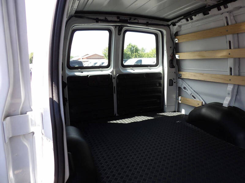 2025 Chevrolet Express 2500