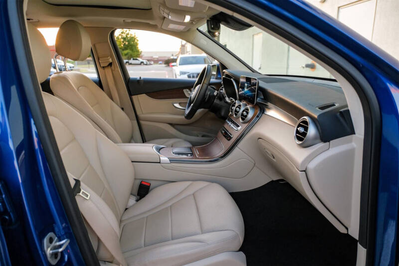 2022 Mercedes-Benz GLC GLC 300