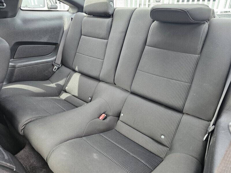 2012 Ford Mustang V6