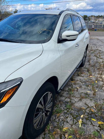 2017 Nissan Pathfinder SL