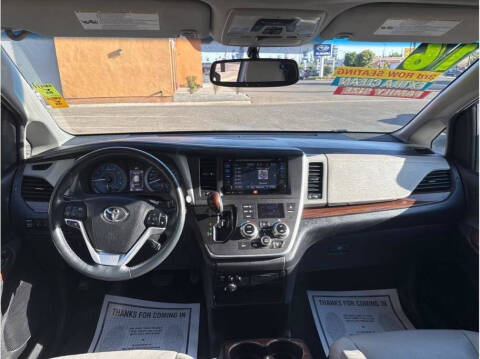 2016 Toyota Sienna